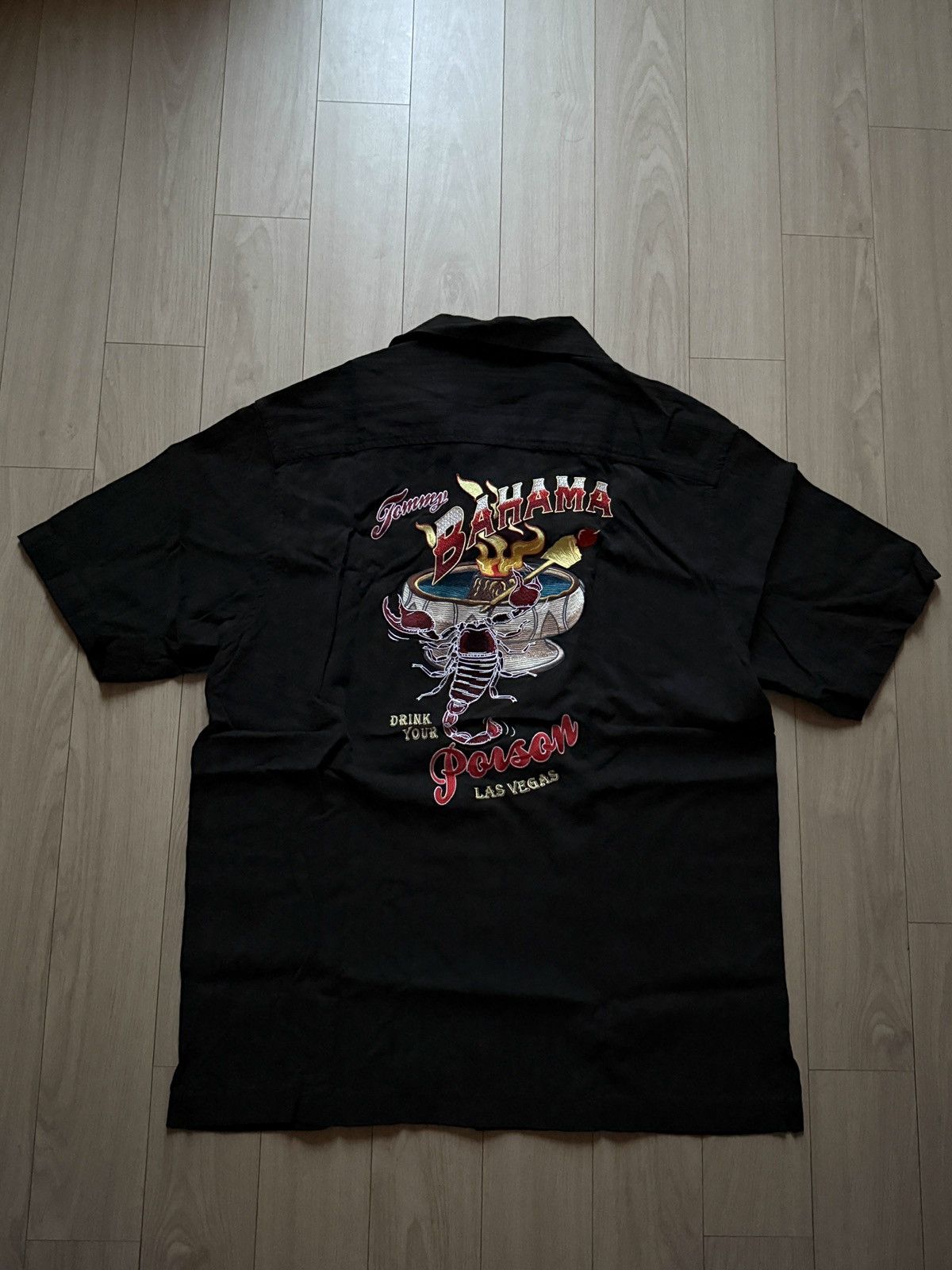 Tommy Bahama × Vintage Las Vegas Drink Your Poison Camp Shirt Size US S / EU 44-46 / 1 - 1 Thumbnail