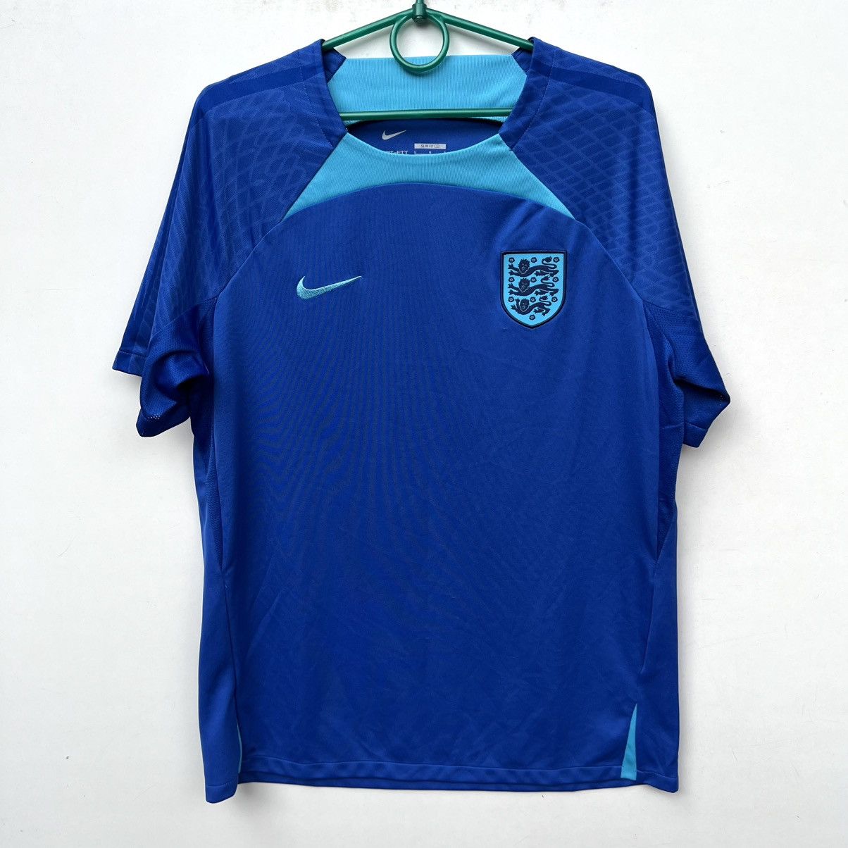 Nike Nike England Strike 2022 soccer jersey football t shirt Size US L / EU 52-54 / 3 - 1 Thumbnail
