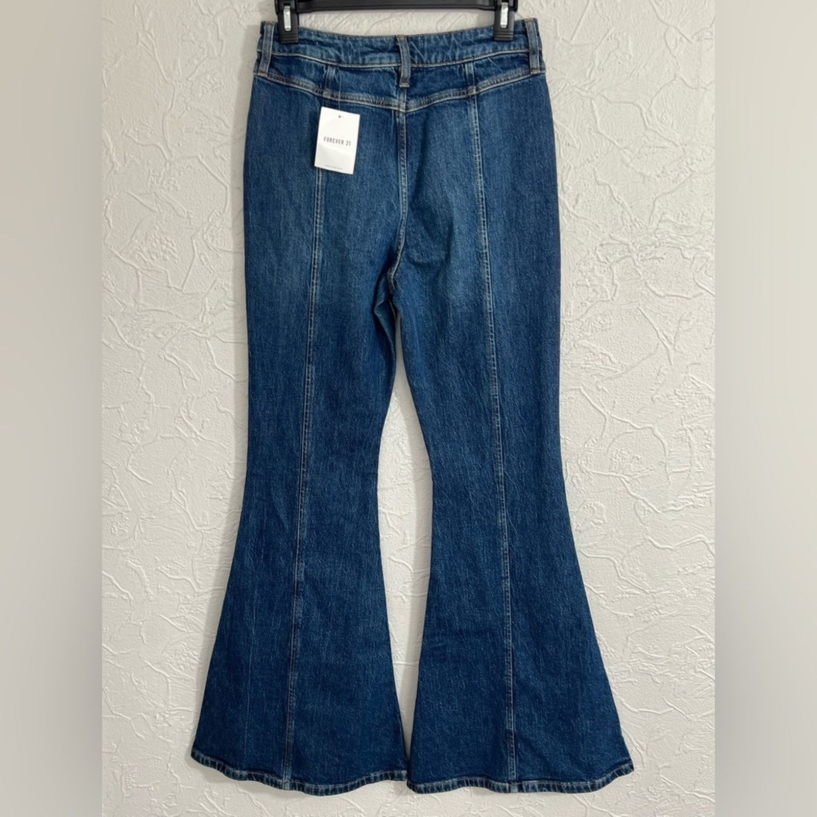 Forever 21 Forever 21 Women’s Premium Flare Jean 27x32 High Rise NWT Size 27" / US 4 / IT 40 - 2 Thumbnail