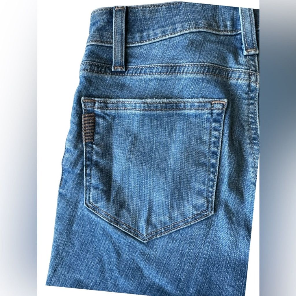 Paige Paige JAX KNEE SHORT Distressed Blue Fade Women’s Size 23. Size 25" / US 0 / IT 36 - 9 Thumbnail