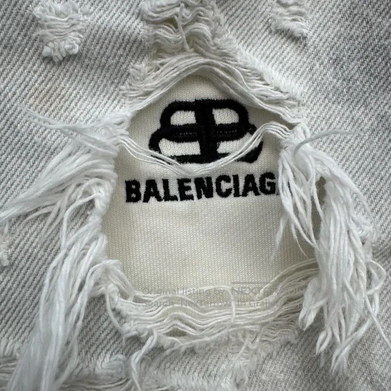 Balenciaga Balenciaga White Destroyed Ripped Button-Down Jeans Size 25" / US 0 / IT 36 - 2 Thumbnail