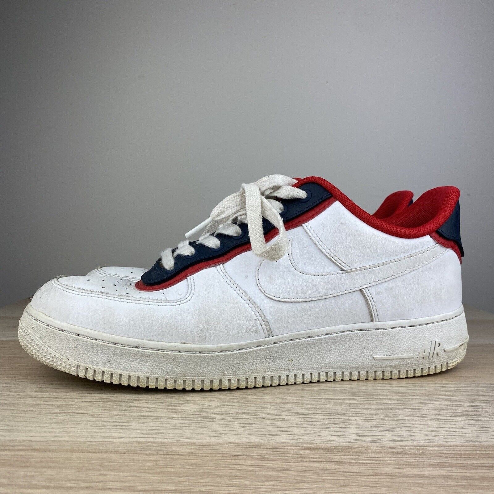 Nike Nike Mens White Red Air Force 1 Shoes Size 10 Used Size US 10 / EU 43 - 1 Thumbnail