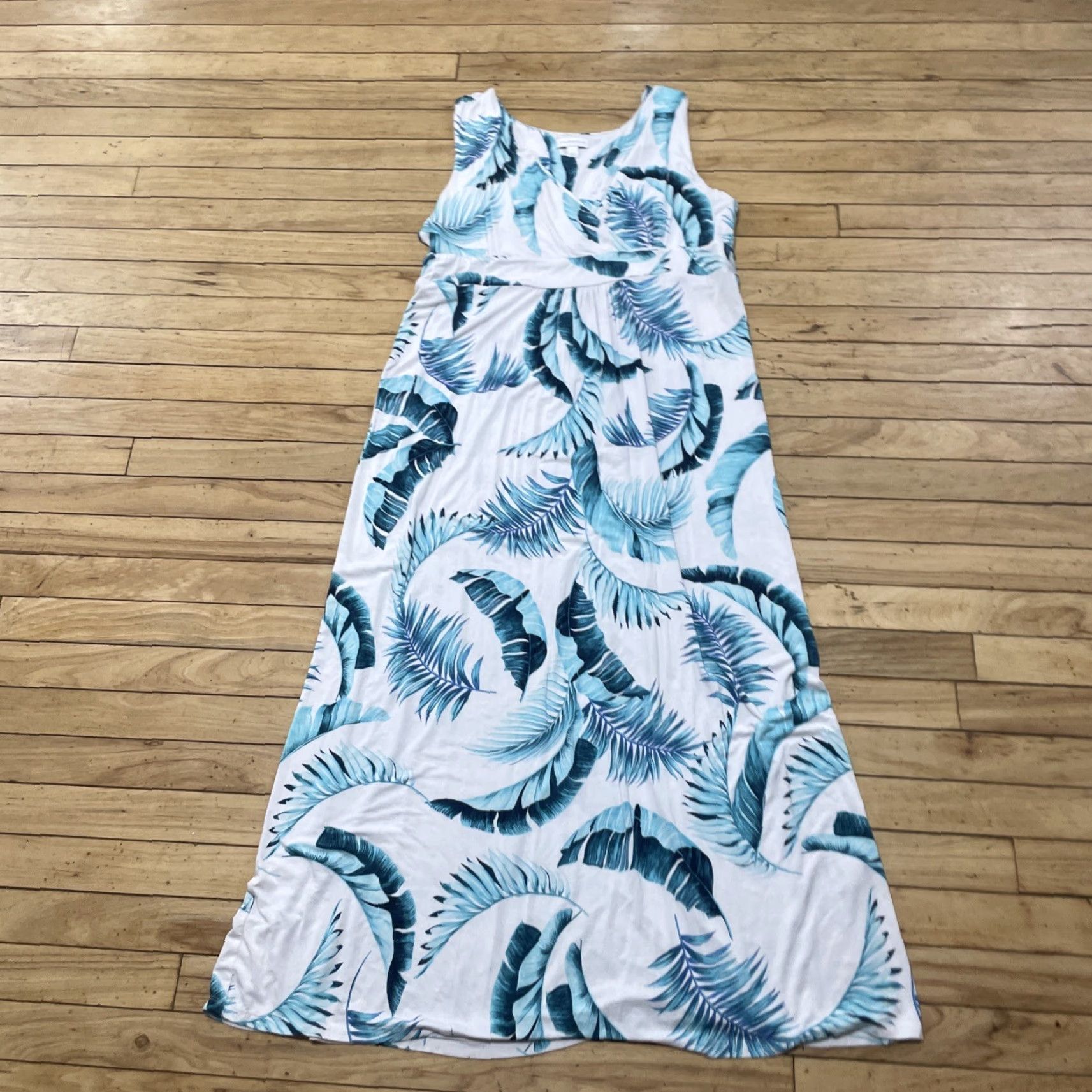 Charter Club Charter Club Hawaiian Floral Dress Women L White Cream Blue Beach Aloha Leaves Maxi, Sleeveless, Pullover, Floral Pattern, Casual, Summer, Spring Size L / US 10 / IT 46 - 2 Thumbnail