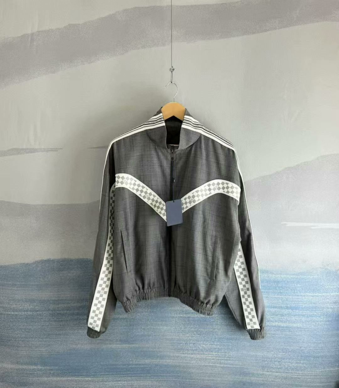 Louis Vuitton louis vuitton gray white checker zip jacket Size US M / EU 48-50 / 2 - 1 Thumbnail