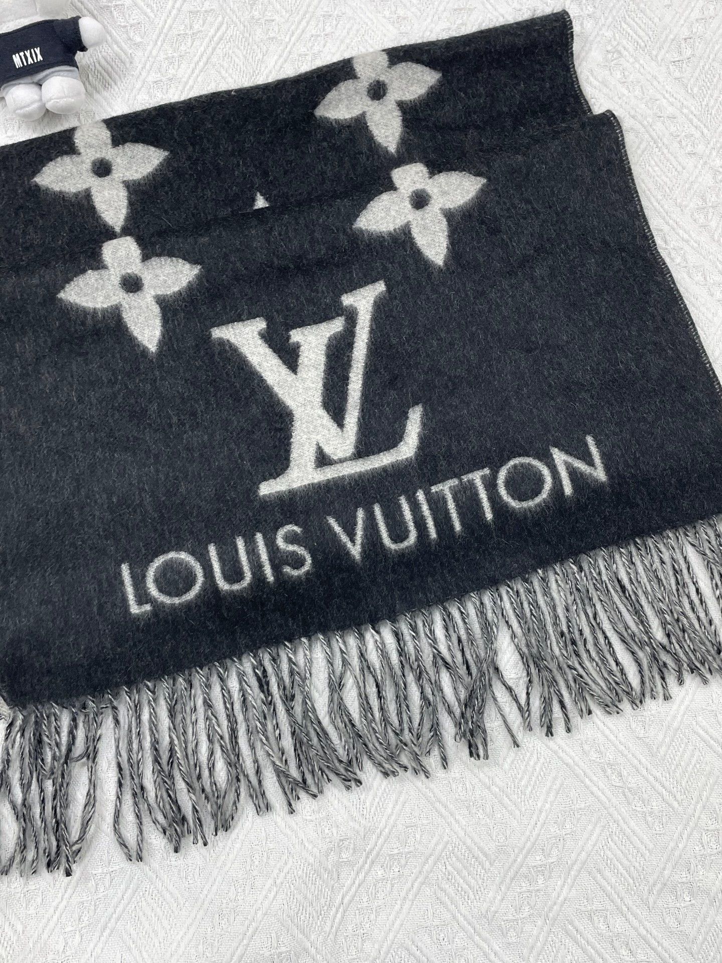 Louis Vuitton LV Black & Gray Colorblock Double Monogram Wool Scarf Size ONE SIZE - 4 Thumbnail