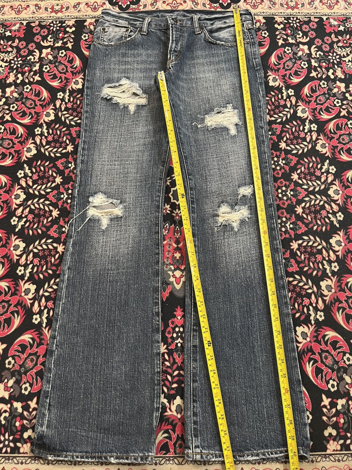 Japanese Brand Japanese Blue Washed Distress Dagger Embroidery Flare Jeans Size 30" / US 8 / IT 44 - 9 Thumbnail