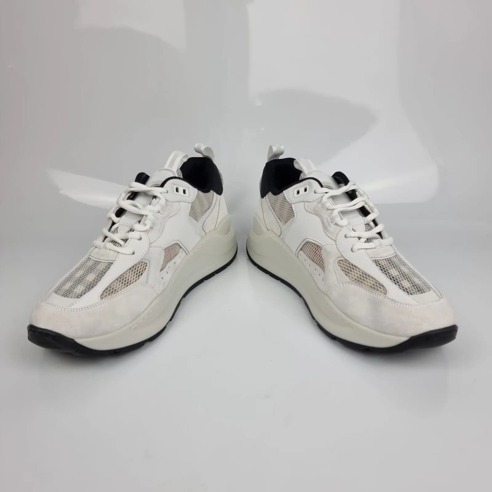 Burberry Men's Sean White And Beige Sneakers New