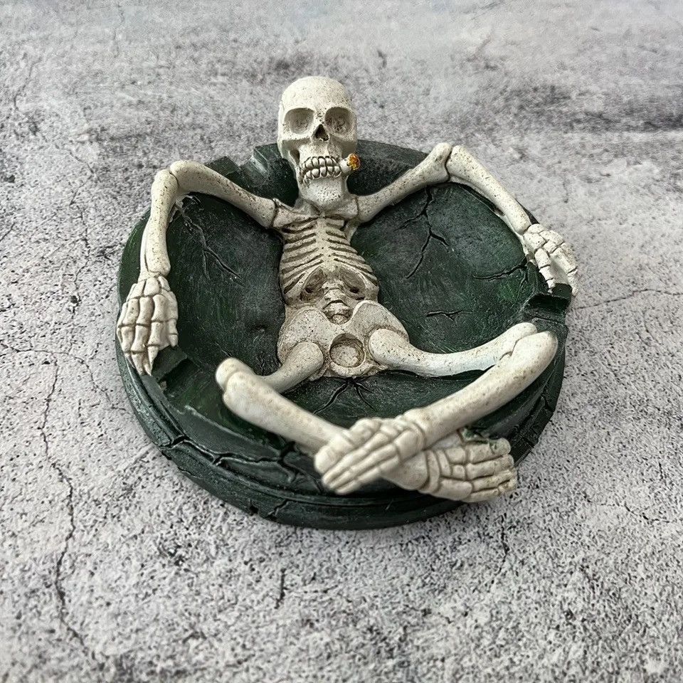 Vintage Funny Ashtray Cigarette Smoking Accessories Size ONE SIZE - 6 Thumbnail