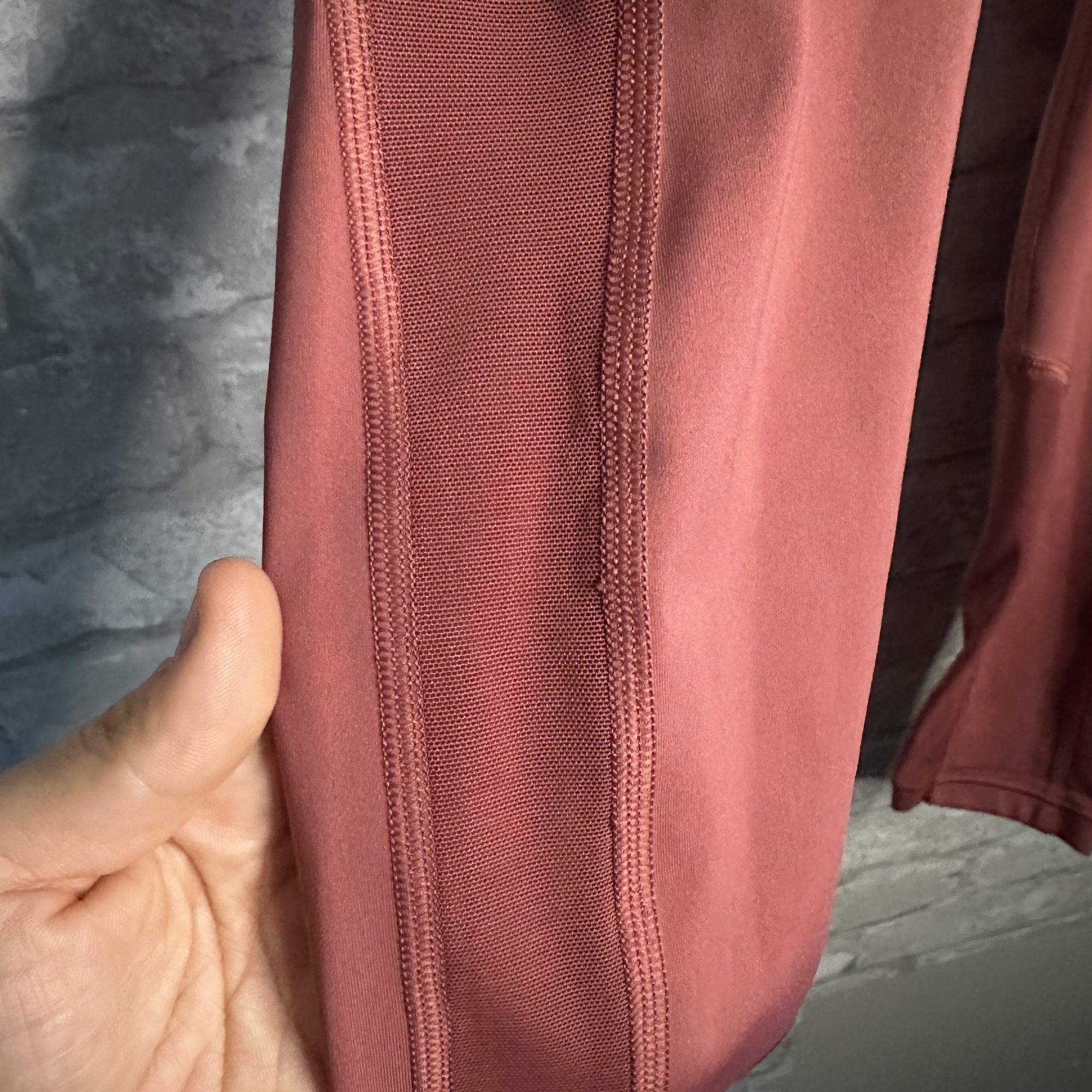 Athleta Athleta Ultimate Stash Mesh 7/8 Tight NWT Size XXS Burgundy Size 24" / US 00 / IT 34 - 5 Thumbnail