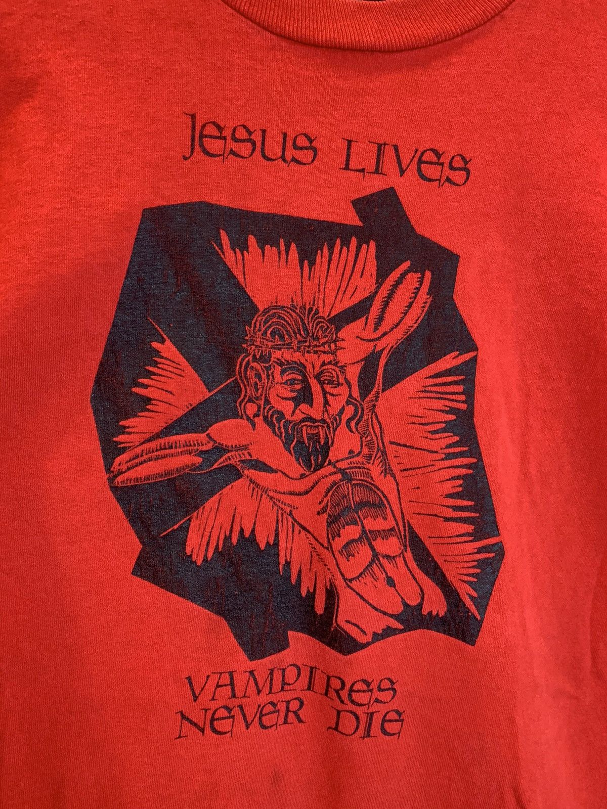 Vintage *RARE* Vintage 90’s Jesus Lives Vampires Never Die Art Shirt Size US XL / EU 56 / 4 - 2 Thumbnail