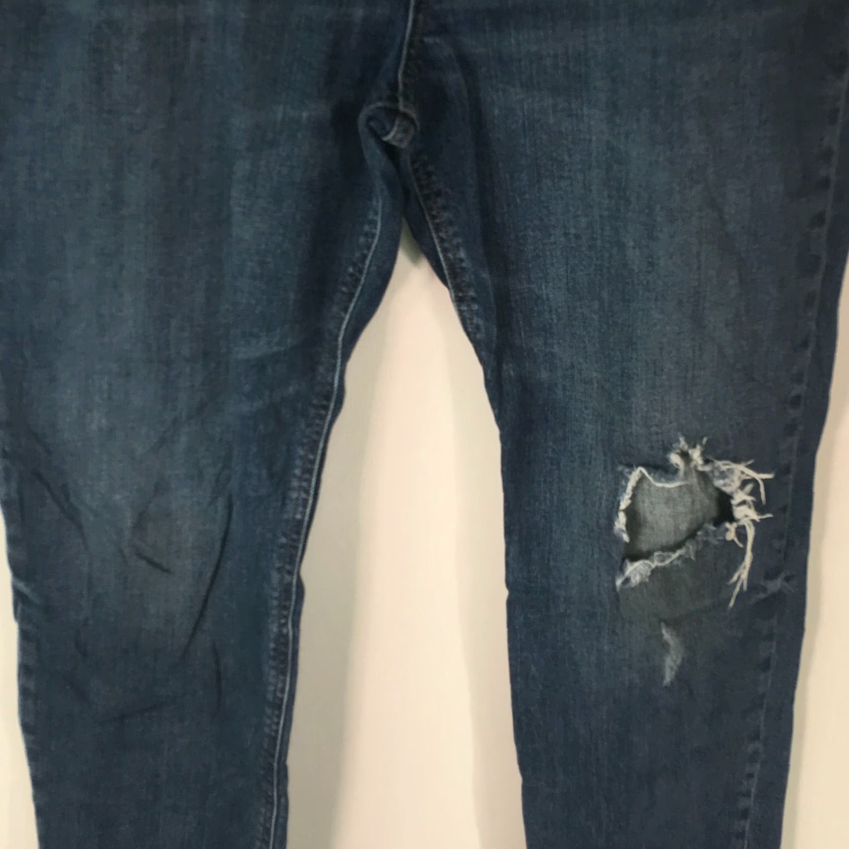 Old Navy VINTAGE Old Navy Denim Jeans Womens 12 Straight Fit Distressed Mid Rise Blue 26 Inch Inseam Size 34" / US 12 / IT 48 - 5 Thumbnail