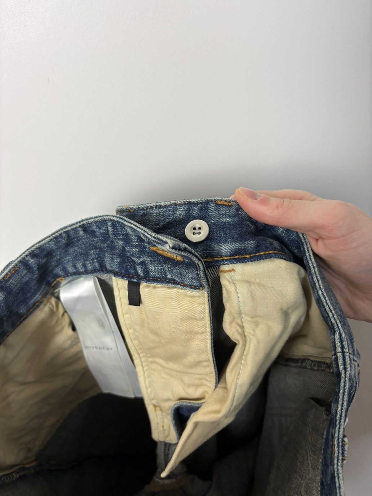 Givenchy Givenchy Light Wash Slim Fit Denim Jeans Luxury Designer Size US 30 / EU 46 - 21 Thumbnail