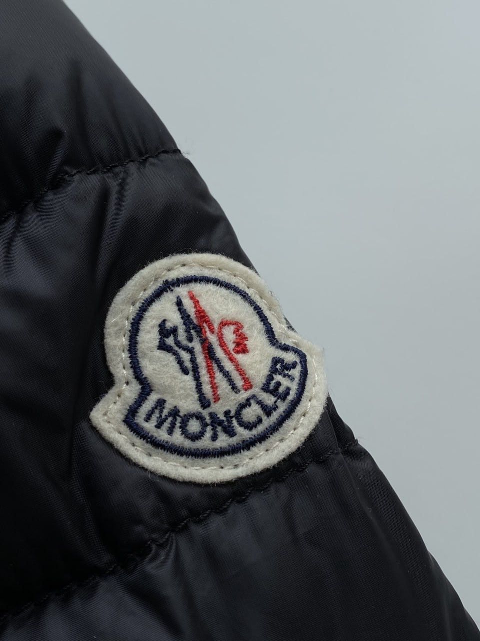 Moncler × Sacai Moncler x Sacai Saki Puffer Jacket Size S / US 4 / IT 40 - 4 Thumbnail