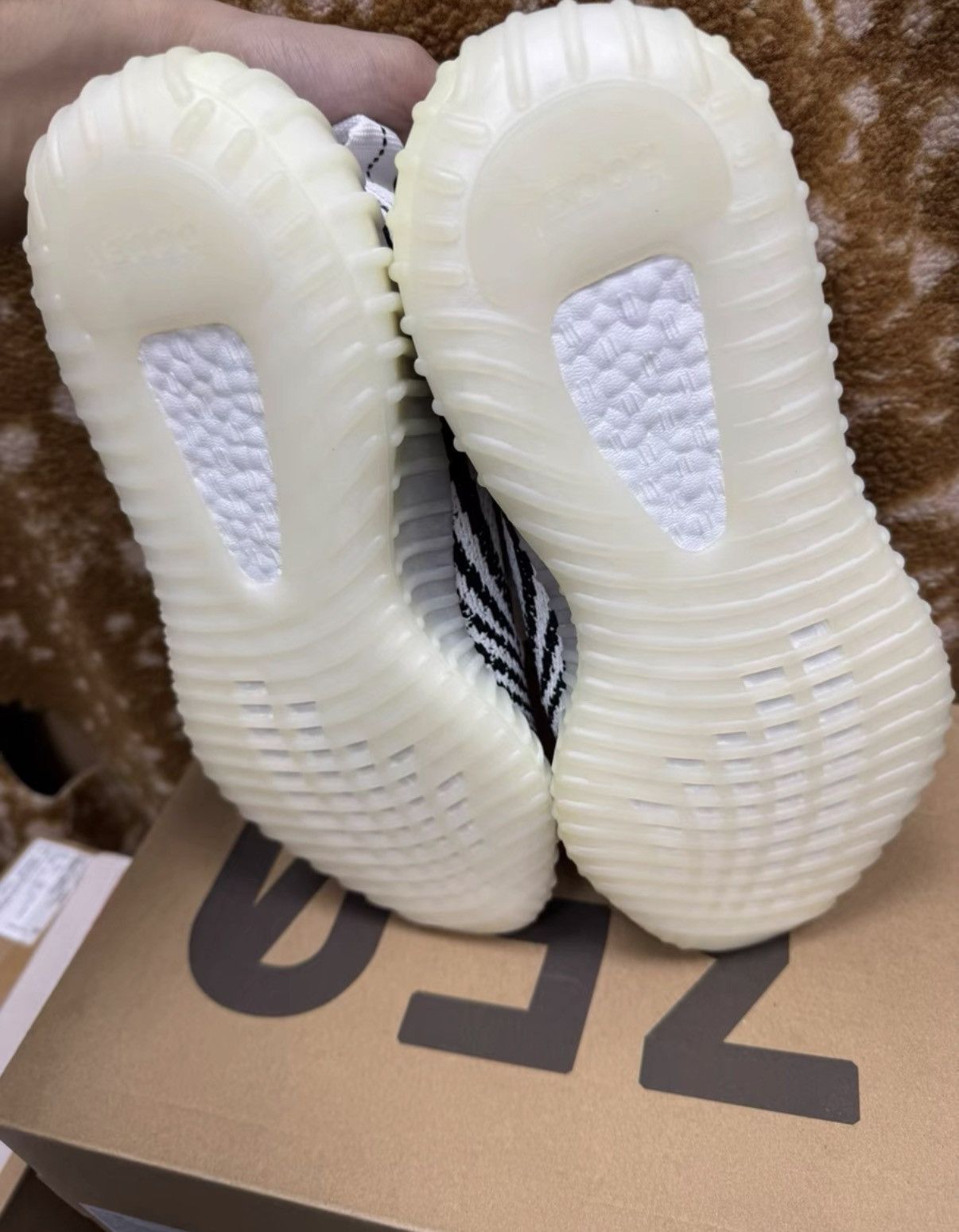 Adidas Adidas Yeezy 350 Zebra 2020 K37 Size US 8.5 / EU 41-42 - 3 Thumbnail
