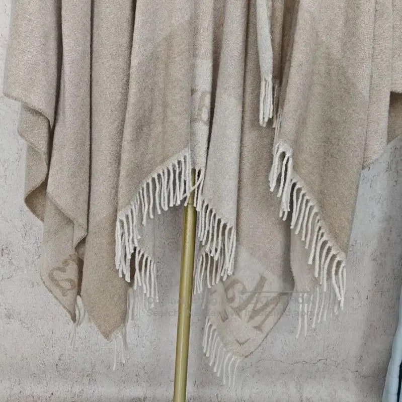 Max Mara MaxMara Beige Wool Long Coat for Women . Size XL / US 12-14 / IT 48-50 - 4 Thumbnail