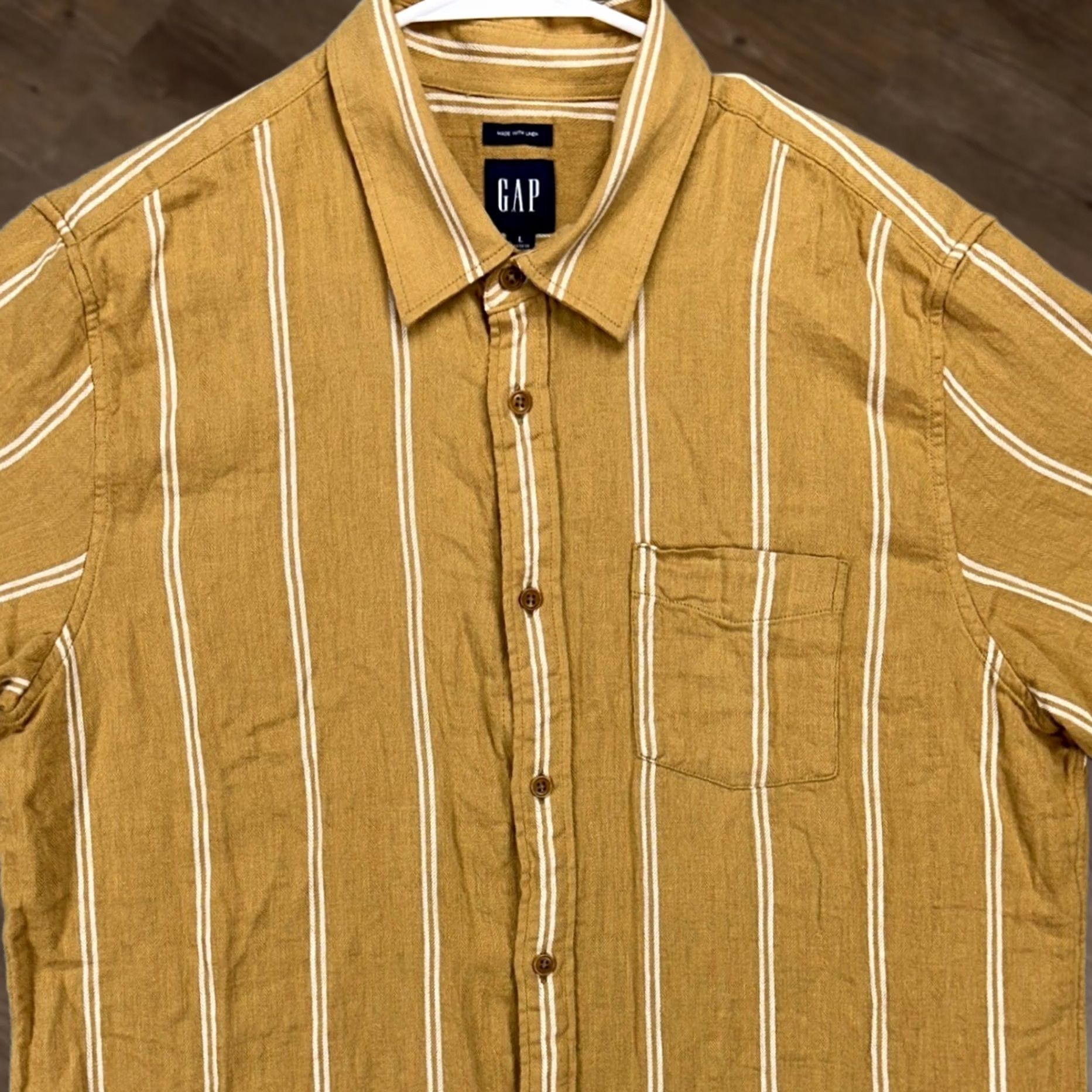 Gap Gap Shirt Men Linen Blend Gold Tan Herringbone Pocket Button Up Large Short Sleeve Casual New with Tags Size US L / EU 52-54 / 3 - 1 Thumbnail