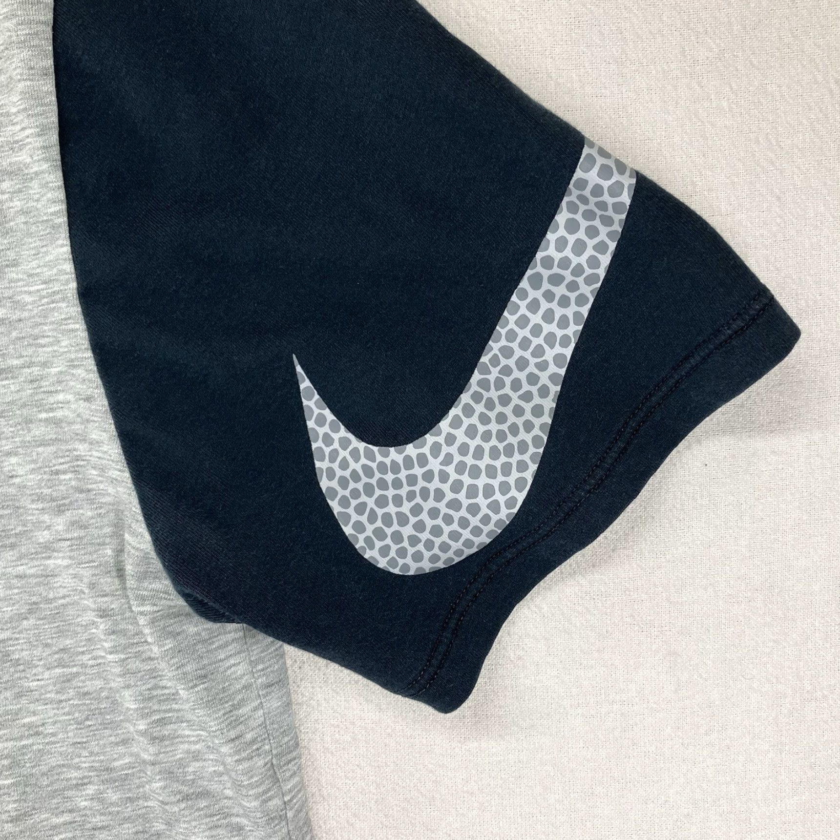Nike Nike Dri Fit T Shirt Mens M Gray Slim Athletic Lightweight Short Sleeve Crew Neck Swoosh Camo Size US M / EU 48-50 / 2 - 4 Thumbnail