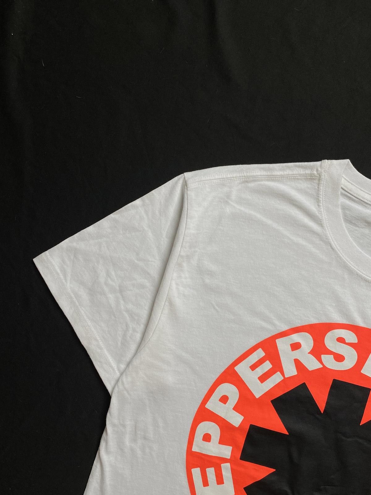 Japanese Brand Rare Red Hot Chili Peppers Classic Logo T-shirt Large Size US L / EU 52-54 / 3 - 4 Thumbnail