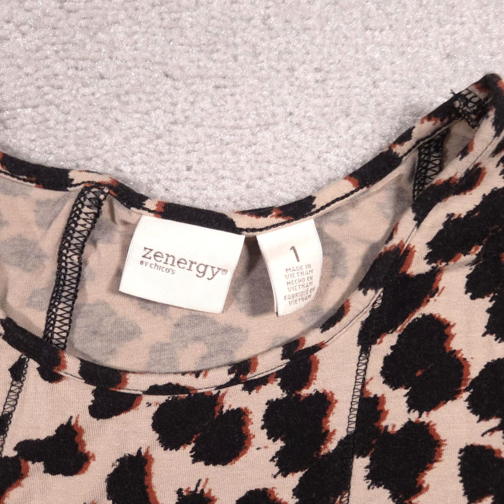 Vintage Chico's Zenergy Shirt Womens 1 Brown Leopard Print 3/4 Sleeve Stretch Tunic Top Size XS / US 0-2 / IT 36-38 - 5 Thumbnail