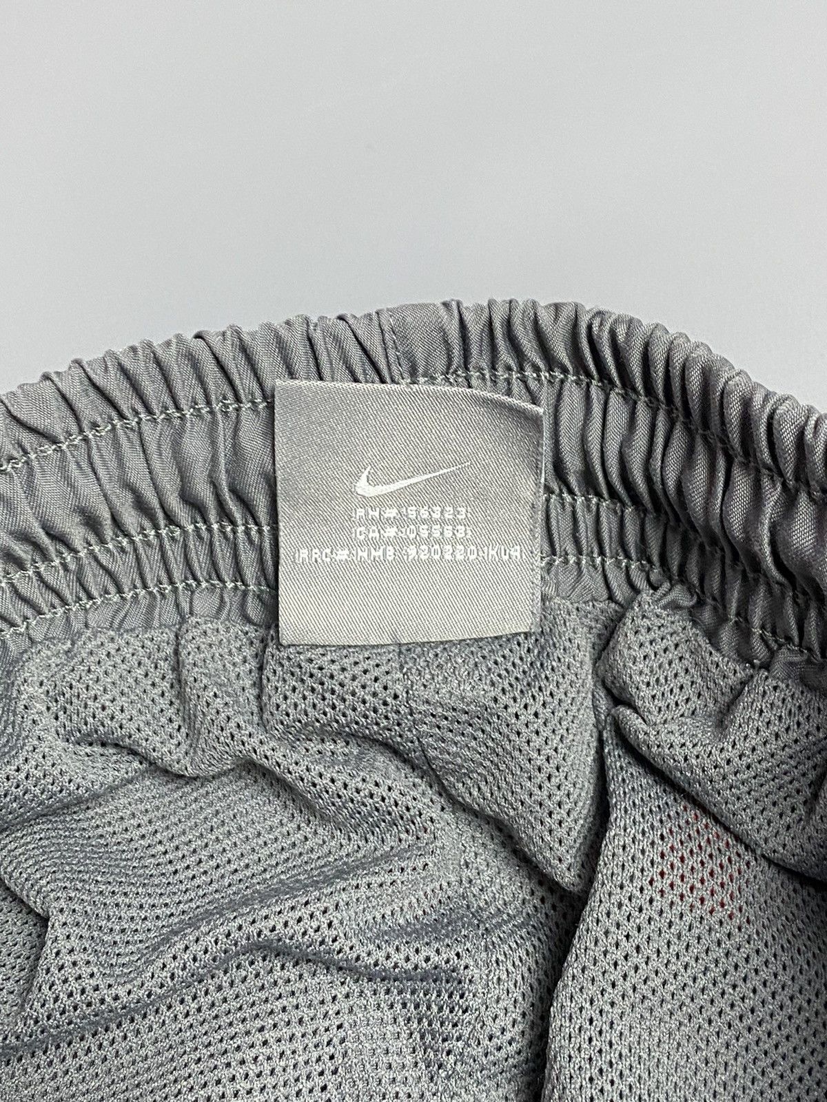 Vintage Vintage Nike MMIV 04 Gray Nylon Polyester Track Pants Size L Size US 36 / EU 52 - 12 Thumbnail
