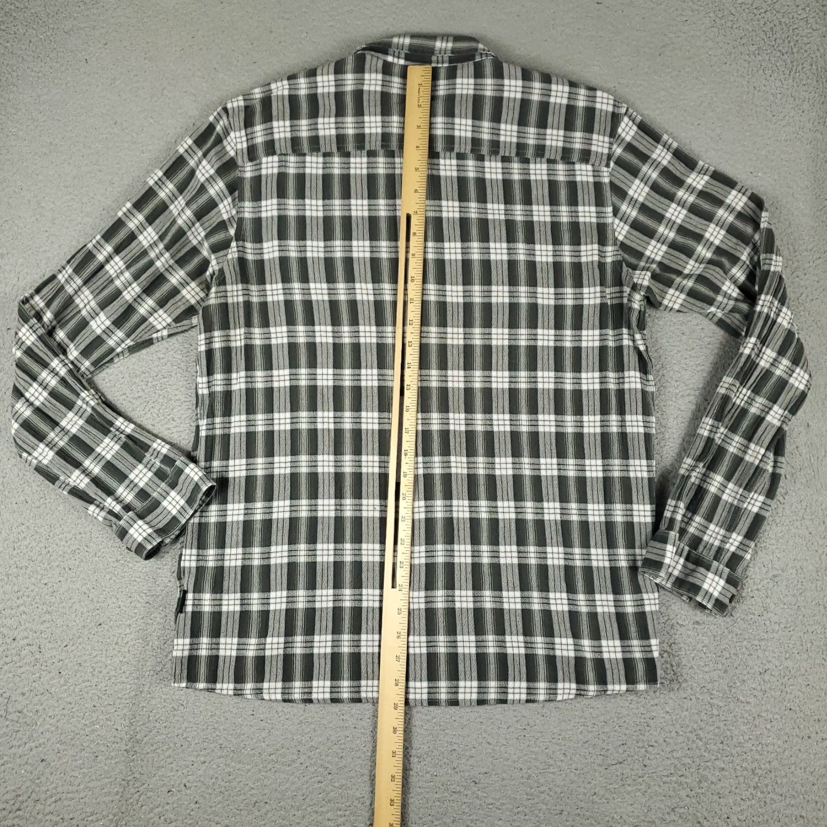 Patagonia Patagonia Shirt Large Gray Plaid Textured Stretch Button Up Short Sleeve Size US L / EU 52-54 / 3 - 3 Thumbnail