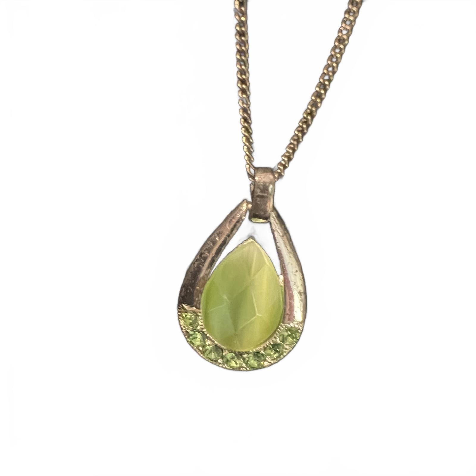 Unknown London Silver Tone Necklace with Green Leaf Pendant Size ONE SIZE - 1 Thumbnail