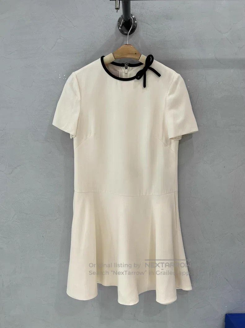 Valentino Valentino Short-sleeved dress Size S / US 4 / IT 40 - 1 Thumbnail