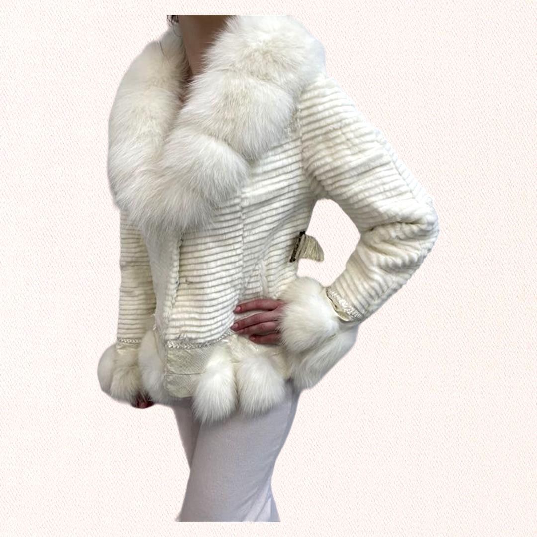 Designer white rabbit fur coat, collar is arctic fox sz S Size S / US 4 / IT 40 - 7 Thumbnail