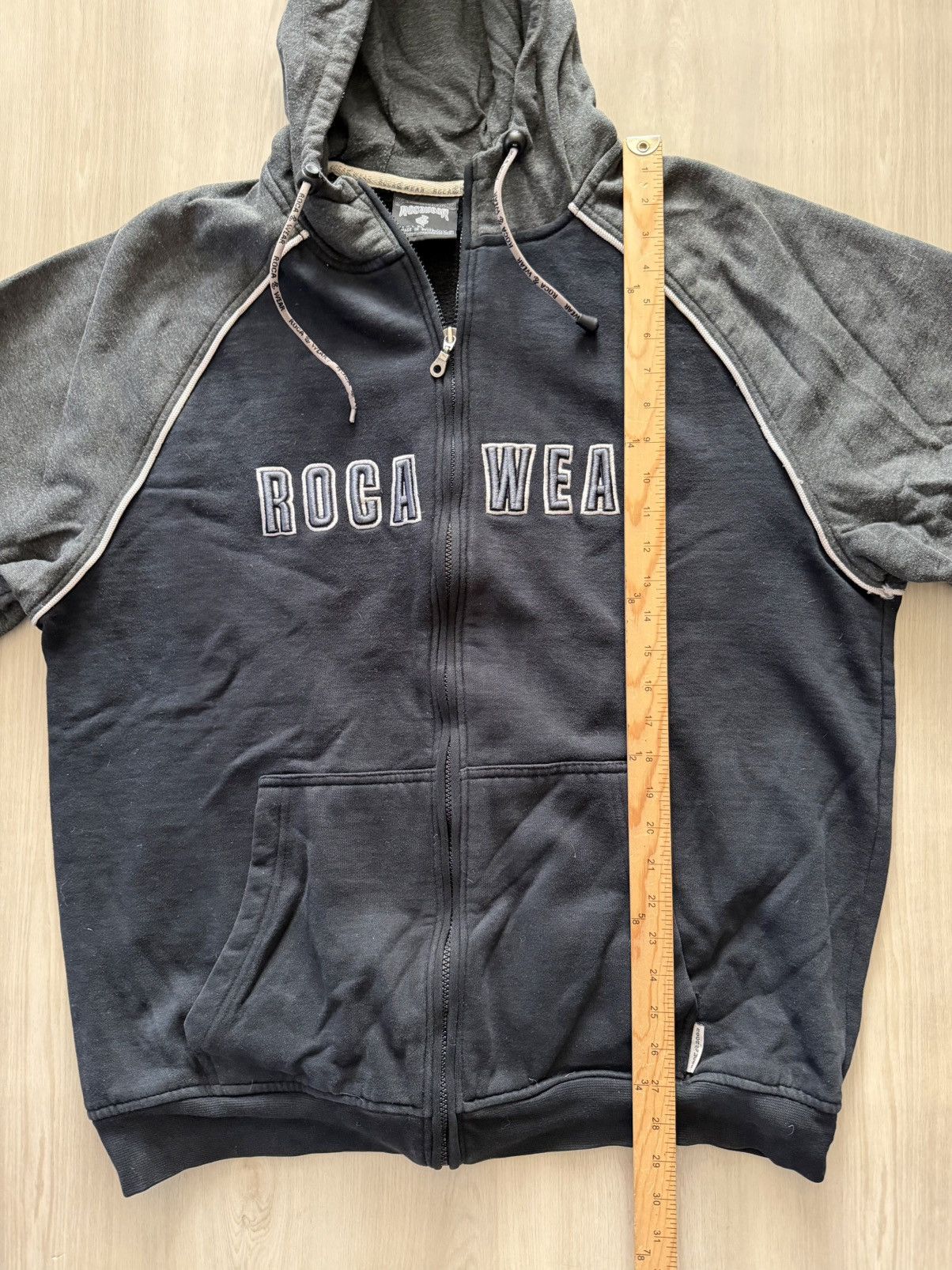 Rocawear Vtg Rocawear Full Zip Up Hoodie Embroidered Spellout Sz XL Size US XL / EU 56 / 4 - 5 Thumbnail