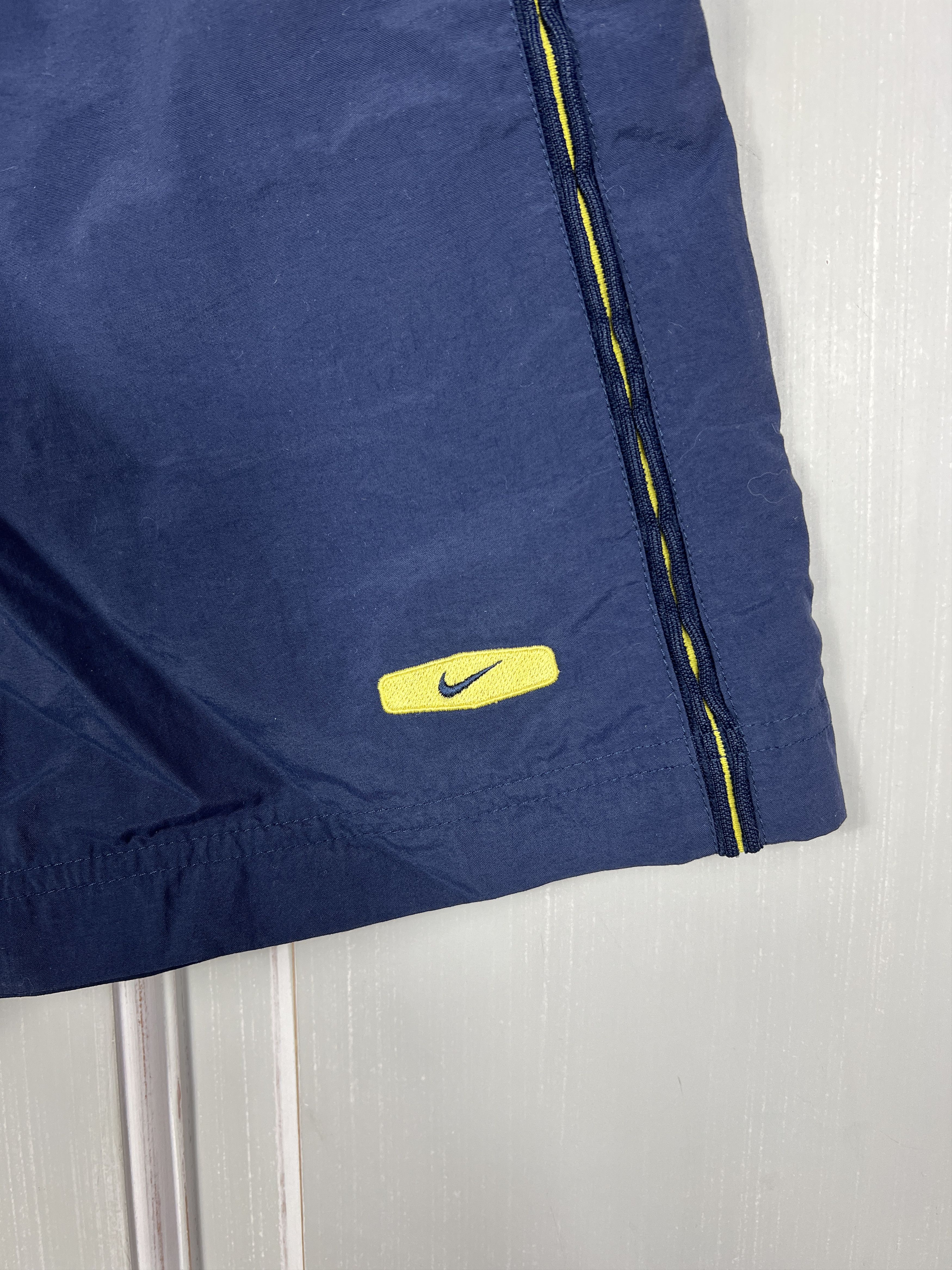 Nike × Vintage VINTAGE NIKE SWOOSH SHORTS 90S Size US 28 / EU 44 - 2 Thumbnail