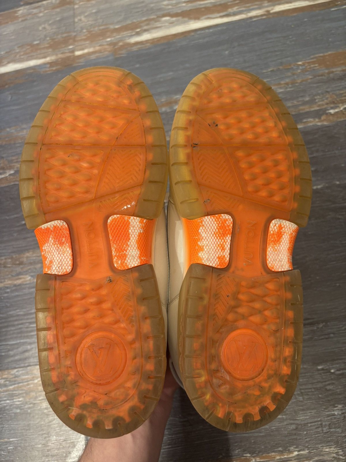 Louis Vuitton Louis Vuitton Lucien Clark A View White Orange Size US 9 / EU 42 - 7 Thumbnail