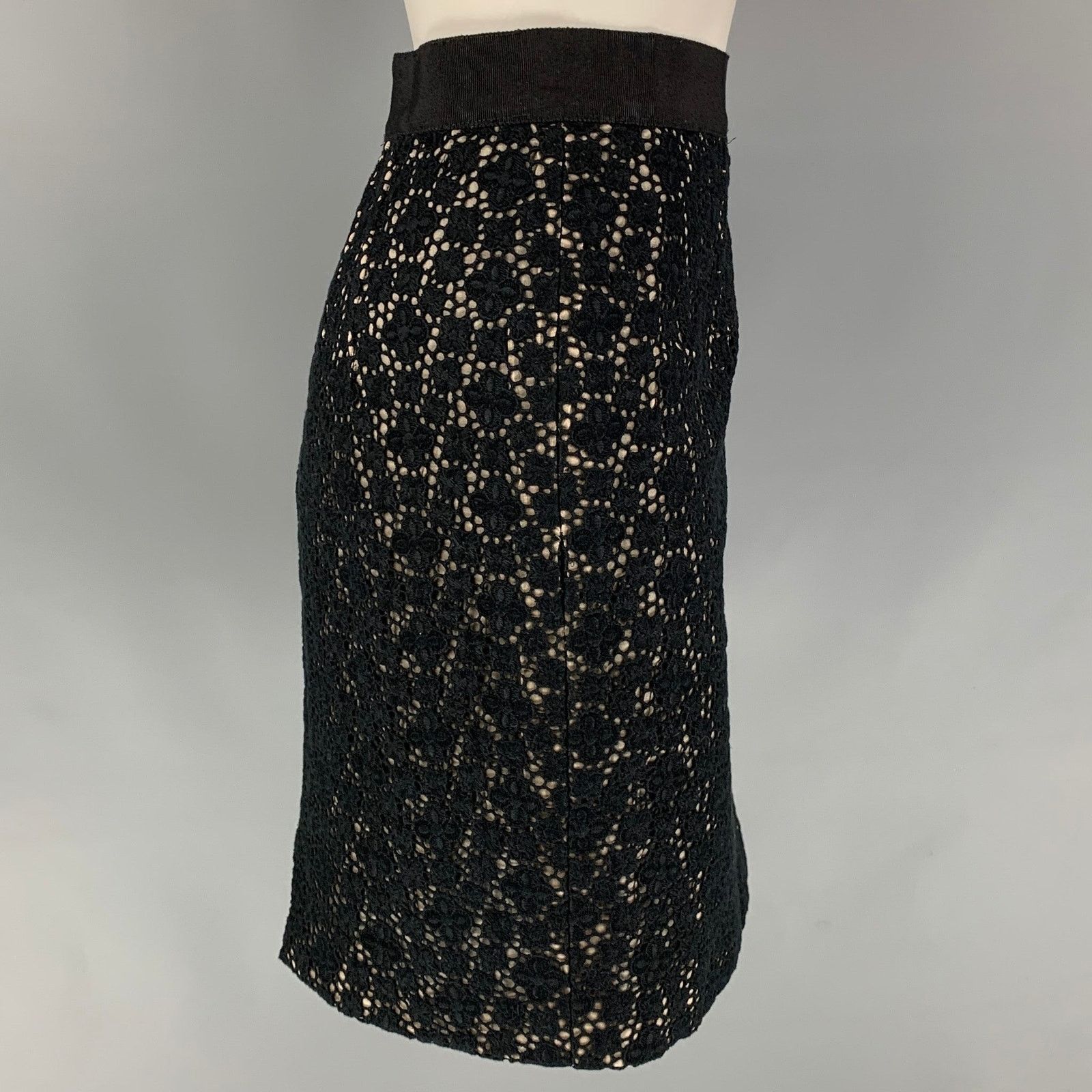 Giambattista Valli GIAMBATTISTA VALLI Size S Black Cotton Guipure Pencil Skirt Size 28" / US 6 / IT 42 - 2 Thumbnail