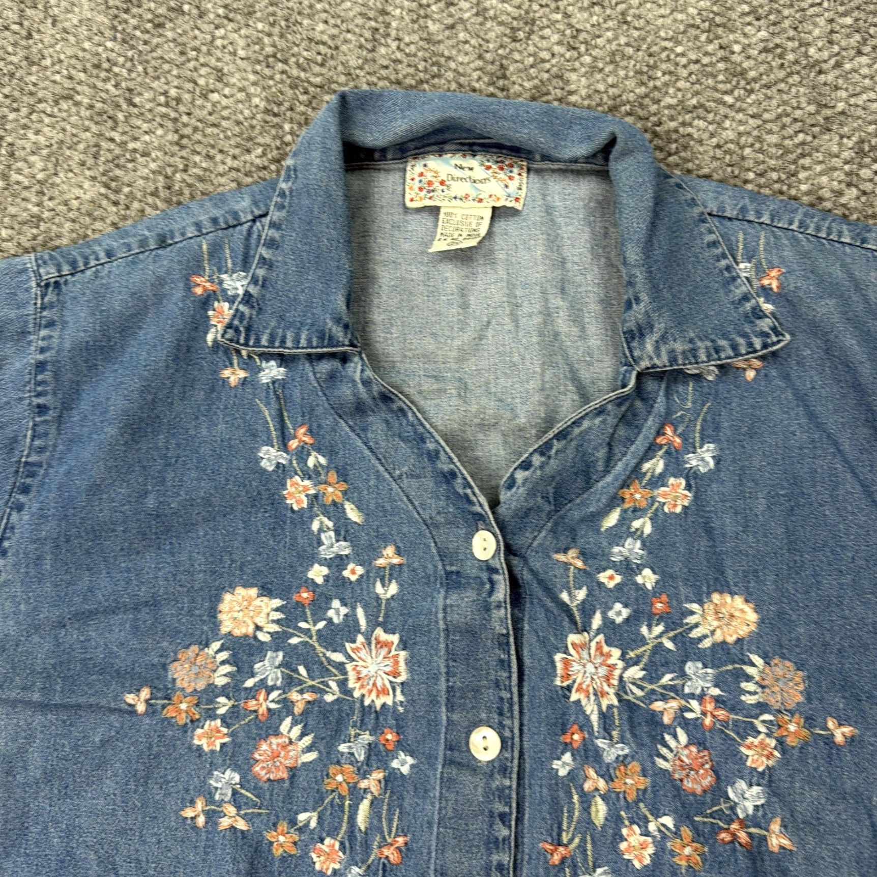 Denime New Directions Shirt 2X Womens Blue Denim Embroidered Floral Button Front Top Size XXL / US 16-18 / IT 52-54 - 2 Thumbnail