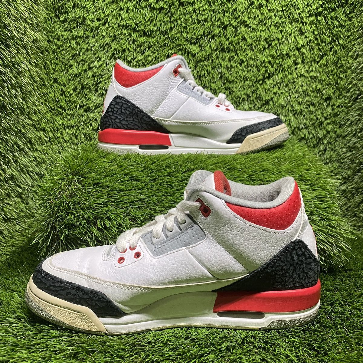Jordan Brand Jordan 3 “Fire Red” Size US 6.5 / EU 39-40 - 2 Thumbnail