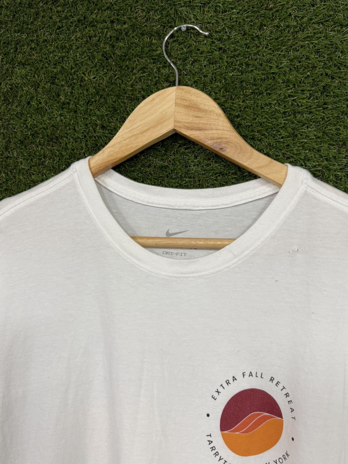 Nike Nike White Logo Extra Fall Retreat New York Leaves Tee Large Size US L / EU 52-54 / 3 - 3 Thumbnail