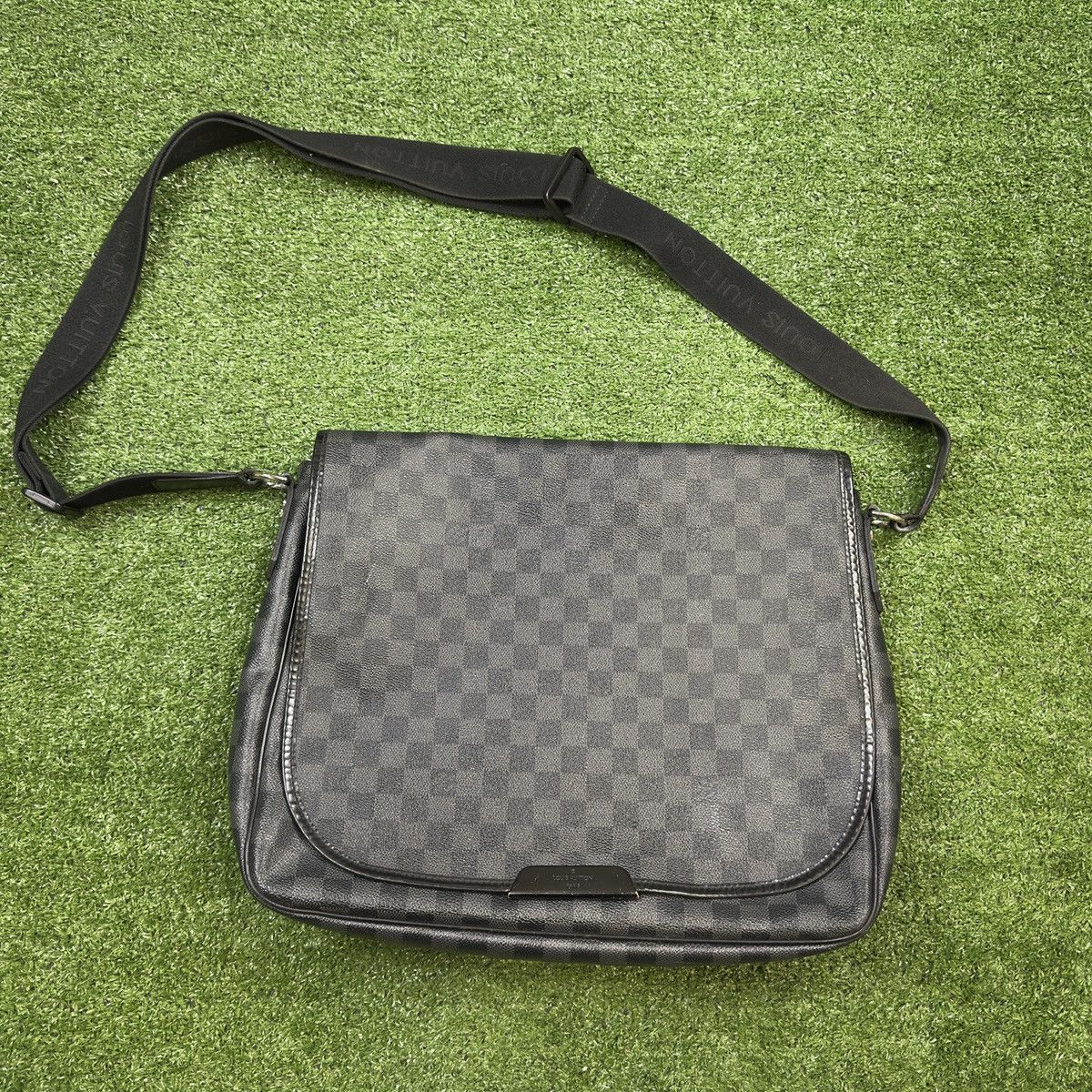 Louis Vuitton Damier Graphite Daniel Shoulder Bag