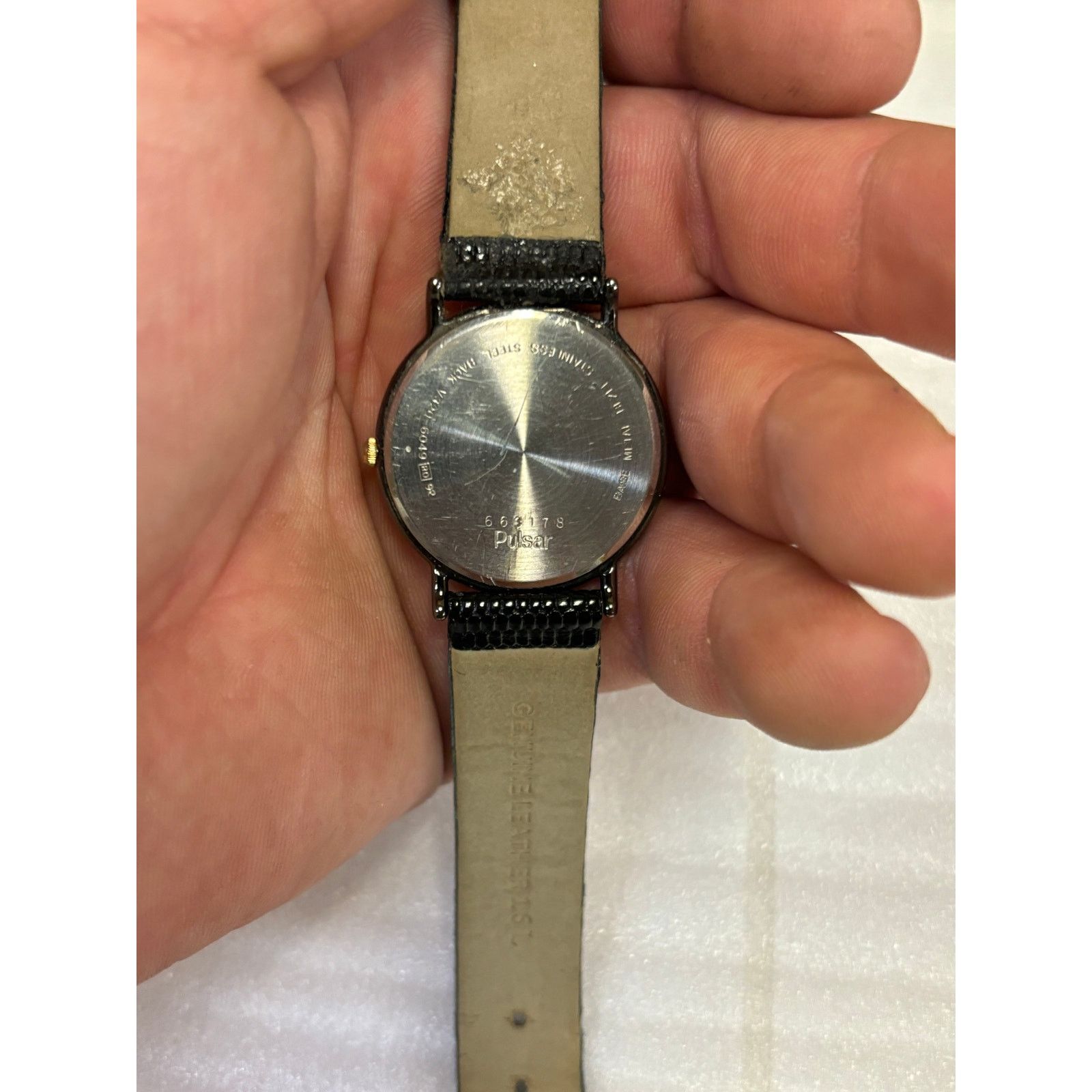 Pulsar Pulsar V320-6049 Genuine Leather Unisex Watch! New Battery! Size ONE SIZE - 5 Thumbnail