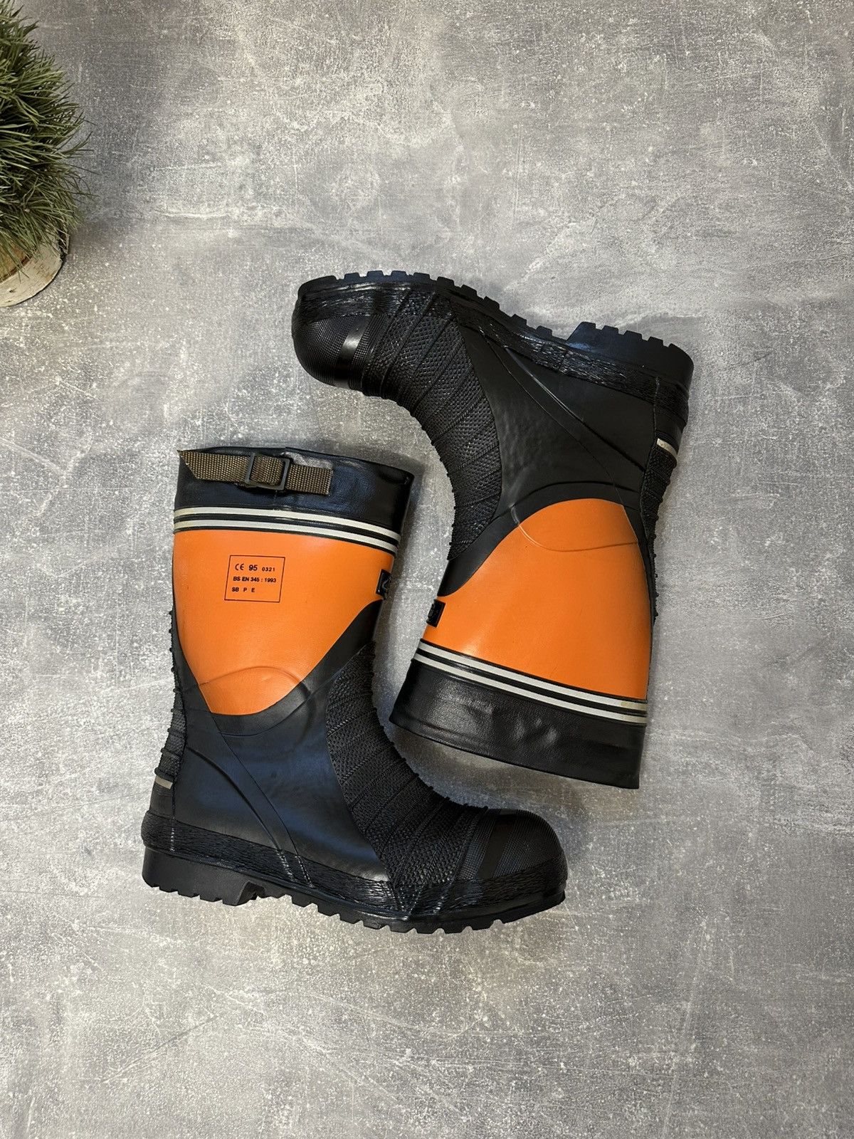 Vintage Vintage Combat WaterProof Boots Size US 10 / EU 43 - 1 Thumbnail