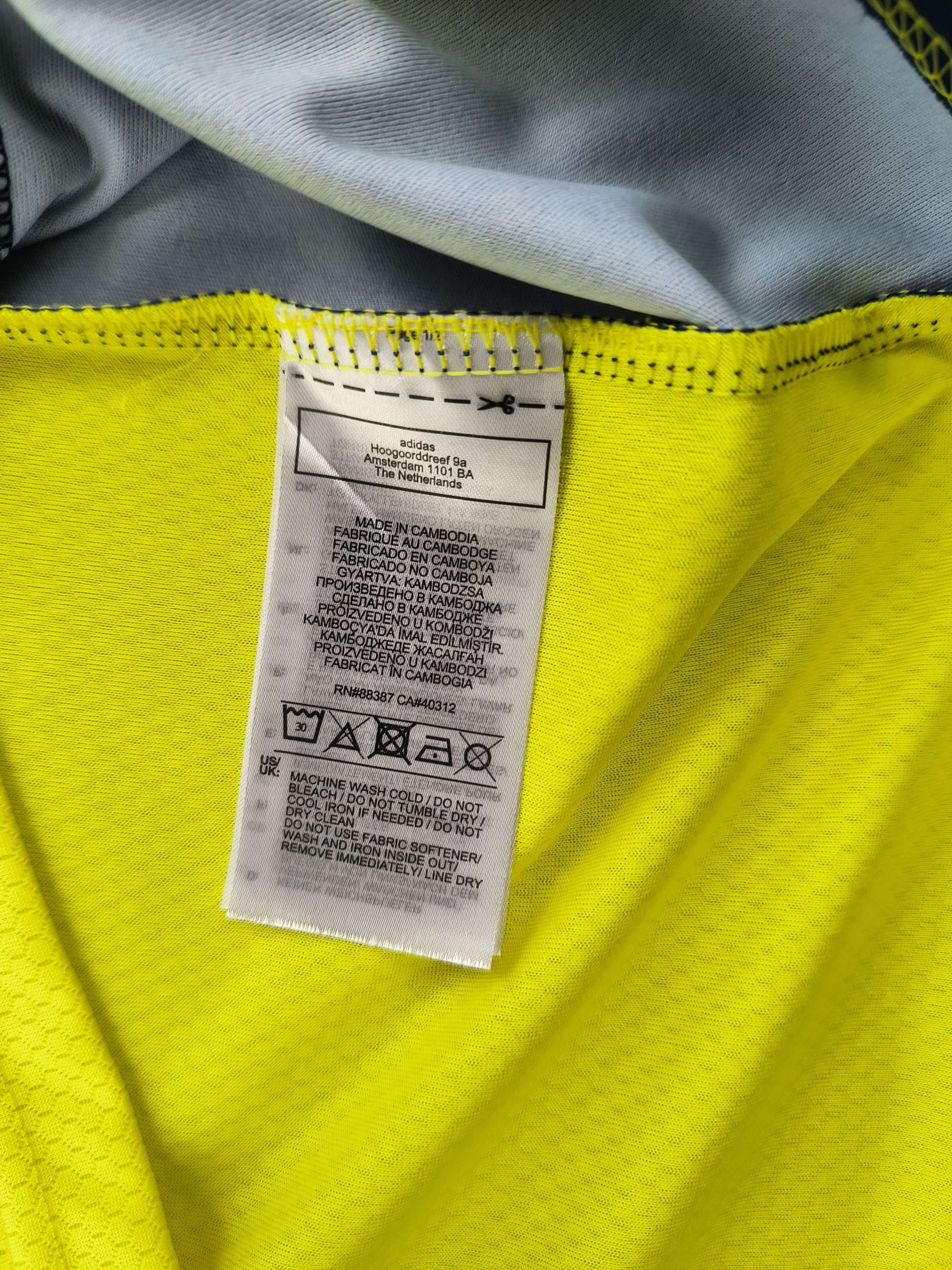 Adidas Juventus 2020-21 Adidas goalkeeper football jersey size L Size US L / EU 52-54 / 3 - 7 Thumbnail