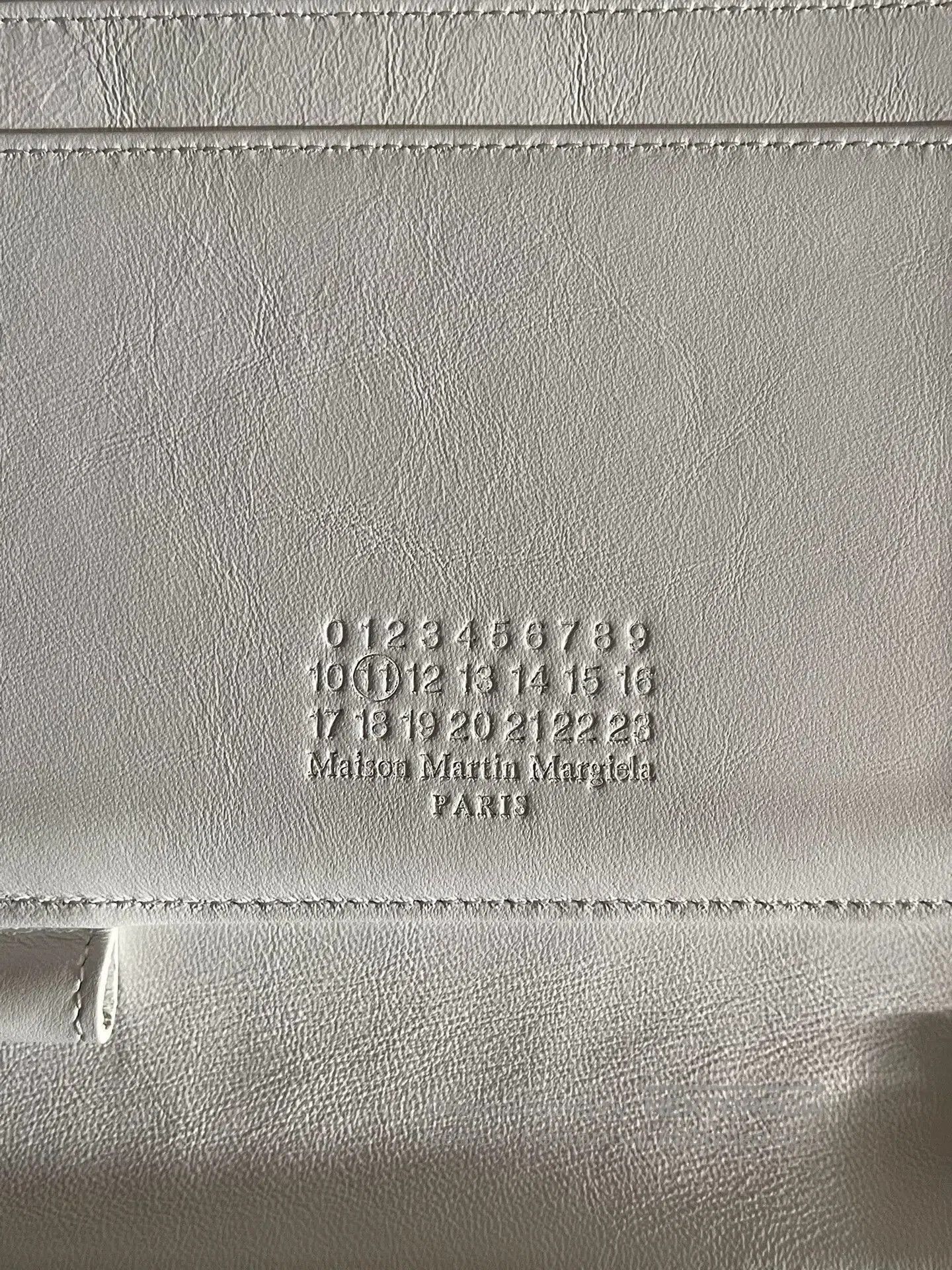 Maison Margiela Maison Martin Margiela White Clutch. Size ONE SIZE - 1 Thumbnail