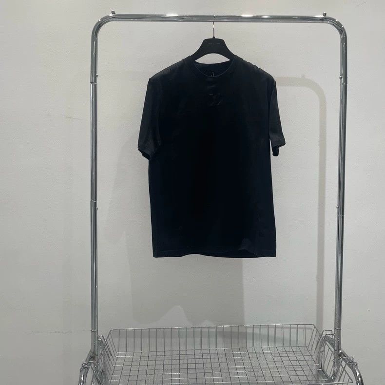 Louis Vuitton Louis Vuitton Black embossed short sleeve Size US XL / EU 56 / 4 - 3 Thumbnail