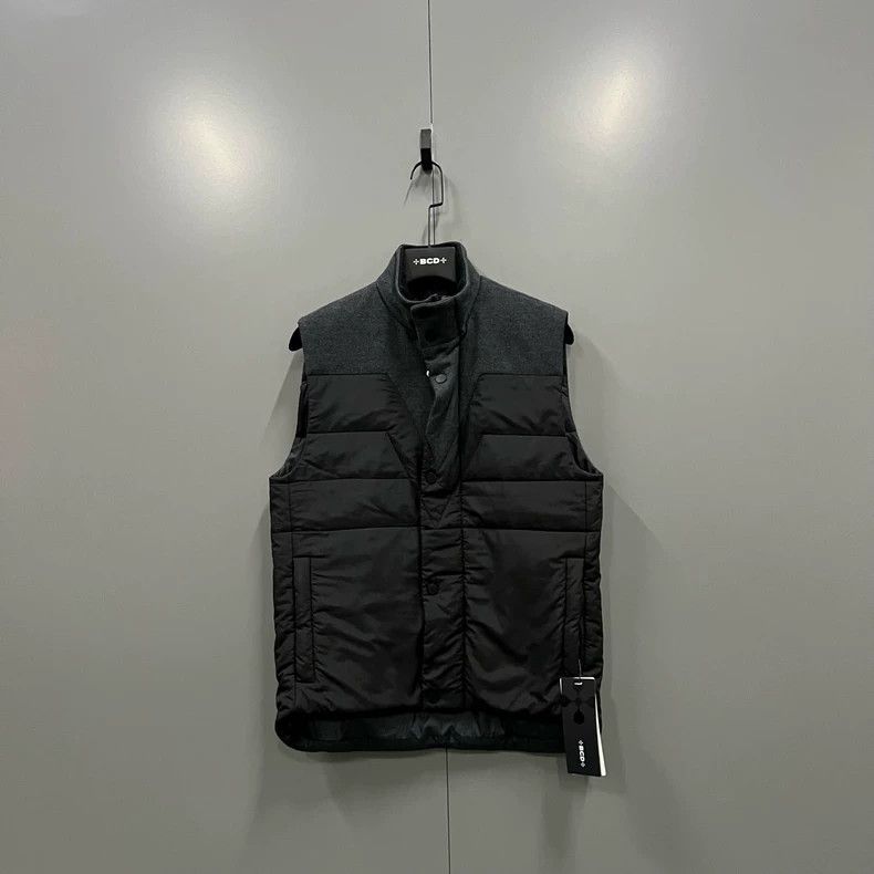 Louis Vuitton Louis Vuitton Black Patchwork Down Vest Size US S / EU 44-46 / 1 - 1 Thumbnail