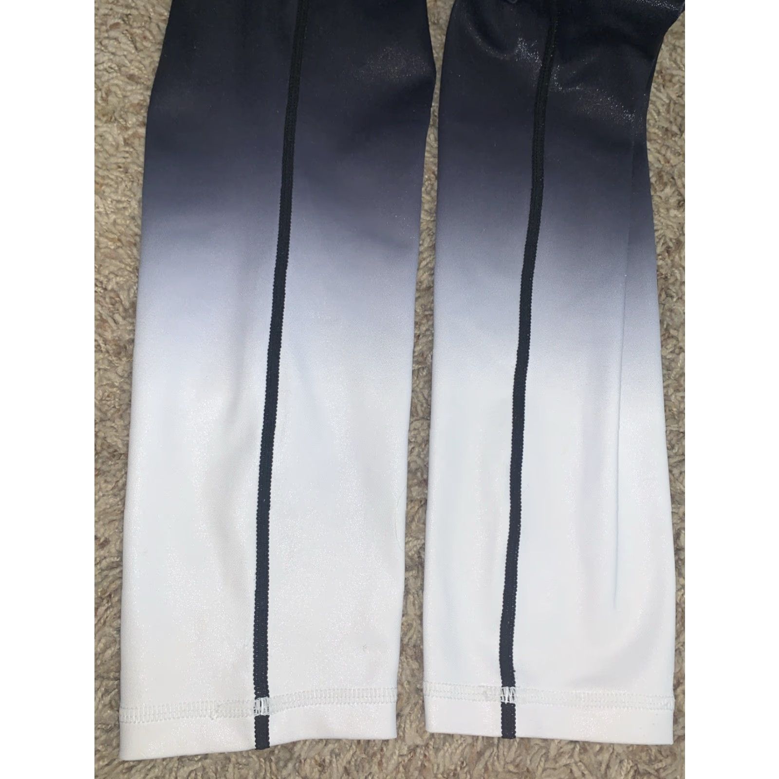 Vintage Zyia Active Leggings Ombre Black White Sz 6-8 Stretch Ankle Inseam 25 in Workout Athleisure Activewear Womens Regular XS? No — Sz 6 correct Size 28" / US 6 / IT 42 - 6 Thumbnail