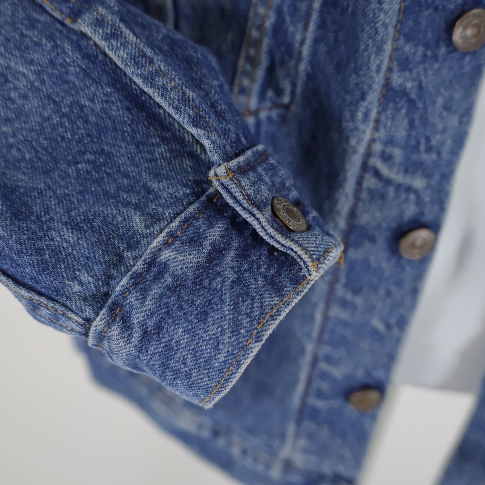 Levi's Vintage USA Levi's Blue Denim Jean Trucker Jacket Medium Size US M / EU 48-50 / 2 - 2 Thumbnail