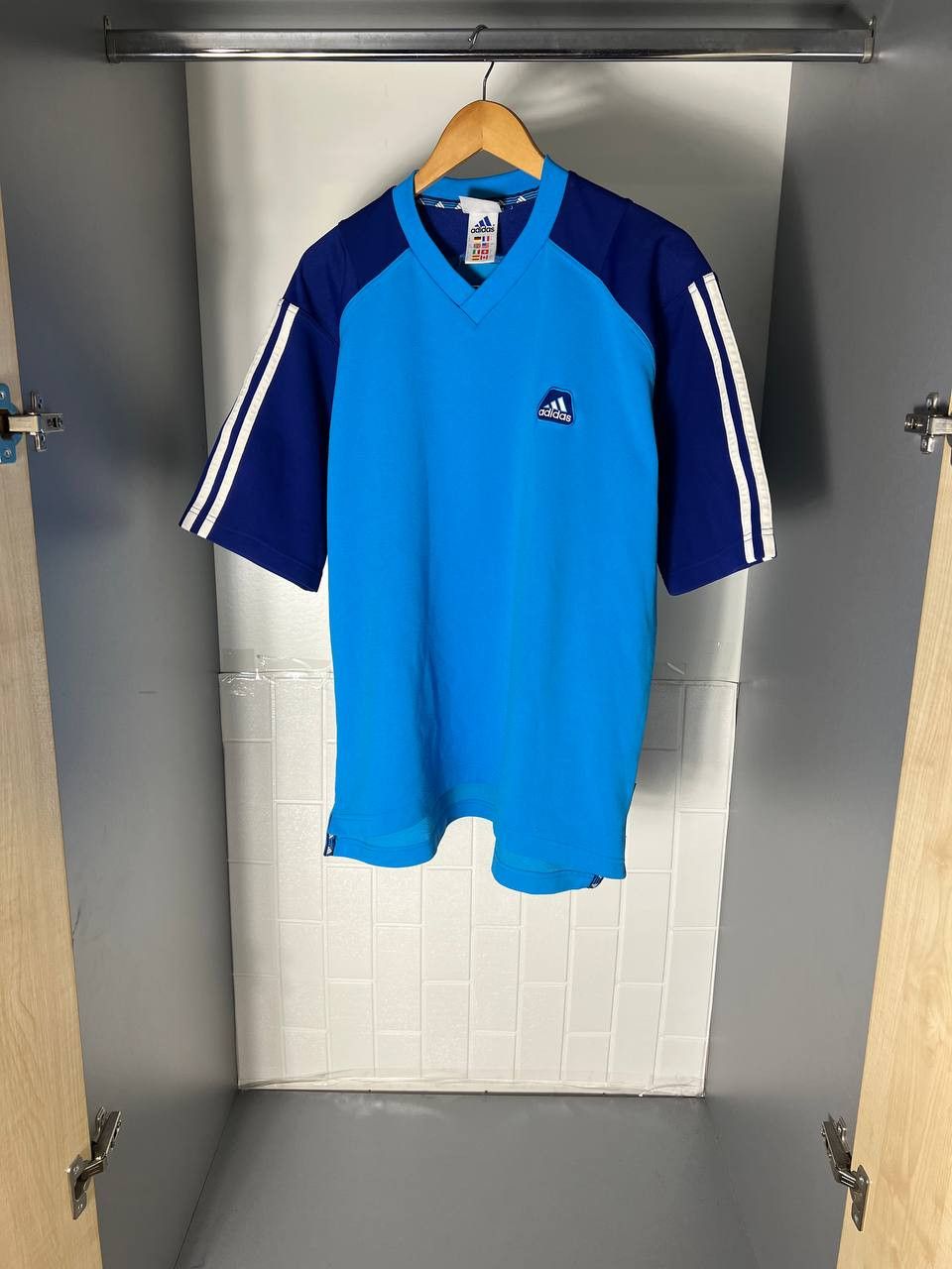Adidas VINTAGE ADIDAS ORIGINAL EQUIPMENT RETRO T-SHIRT Y2K 90s Size US L / EU 52-54 / 3 - 2 Thumbnail