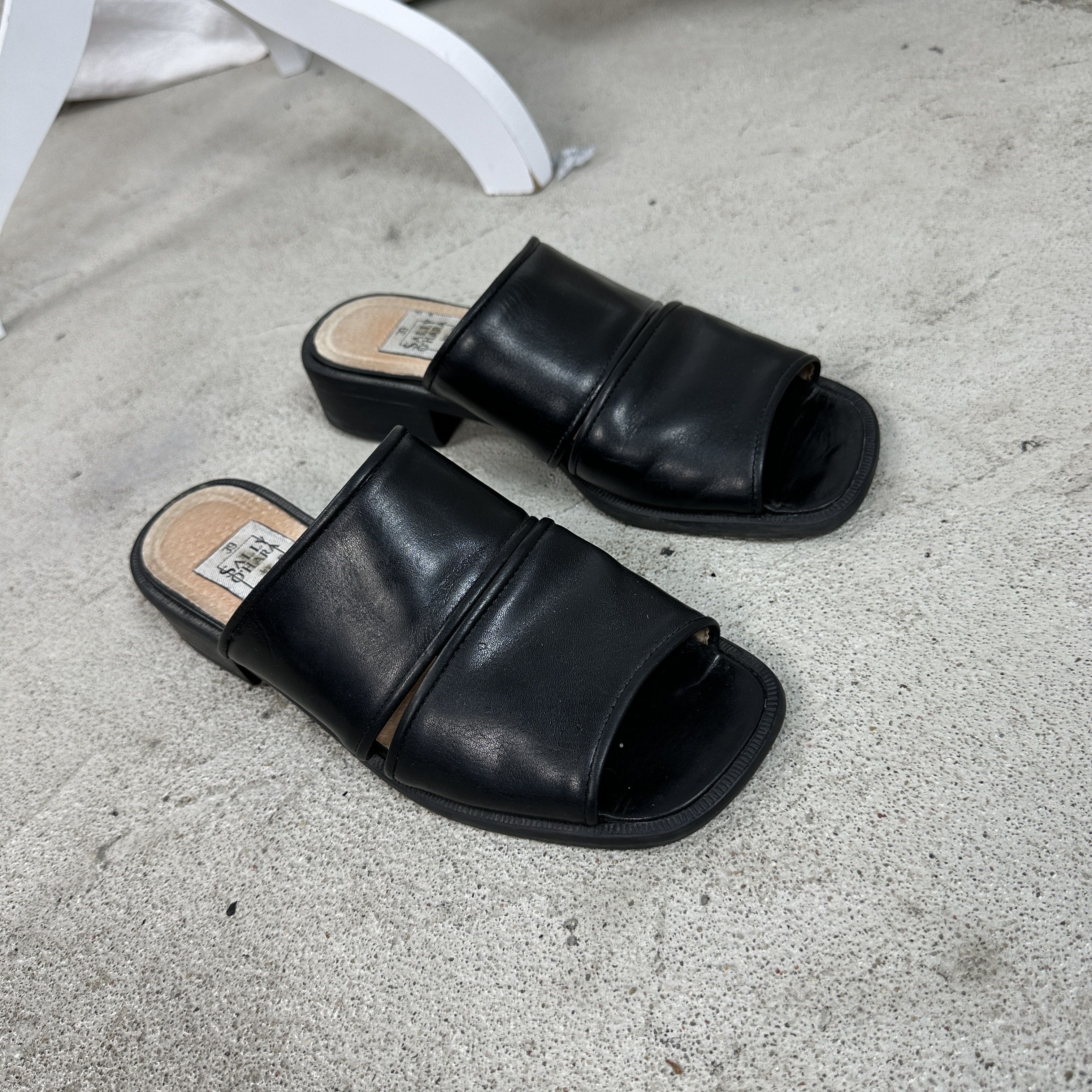Vintage Vintage Avant Garde Opium Cut Out Leather Mules 00s Size US 8 / IT 38 - 4 Thumbnail