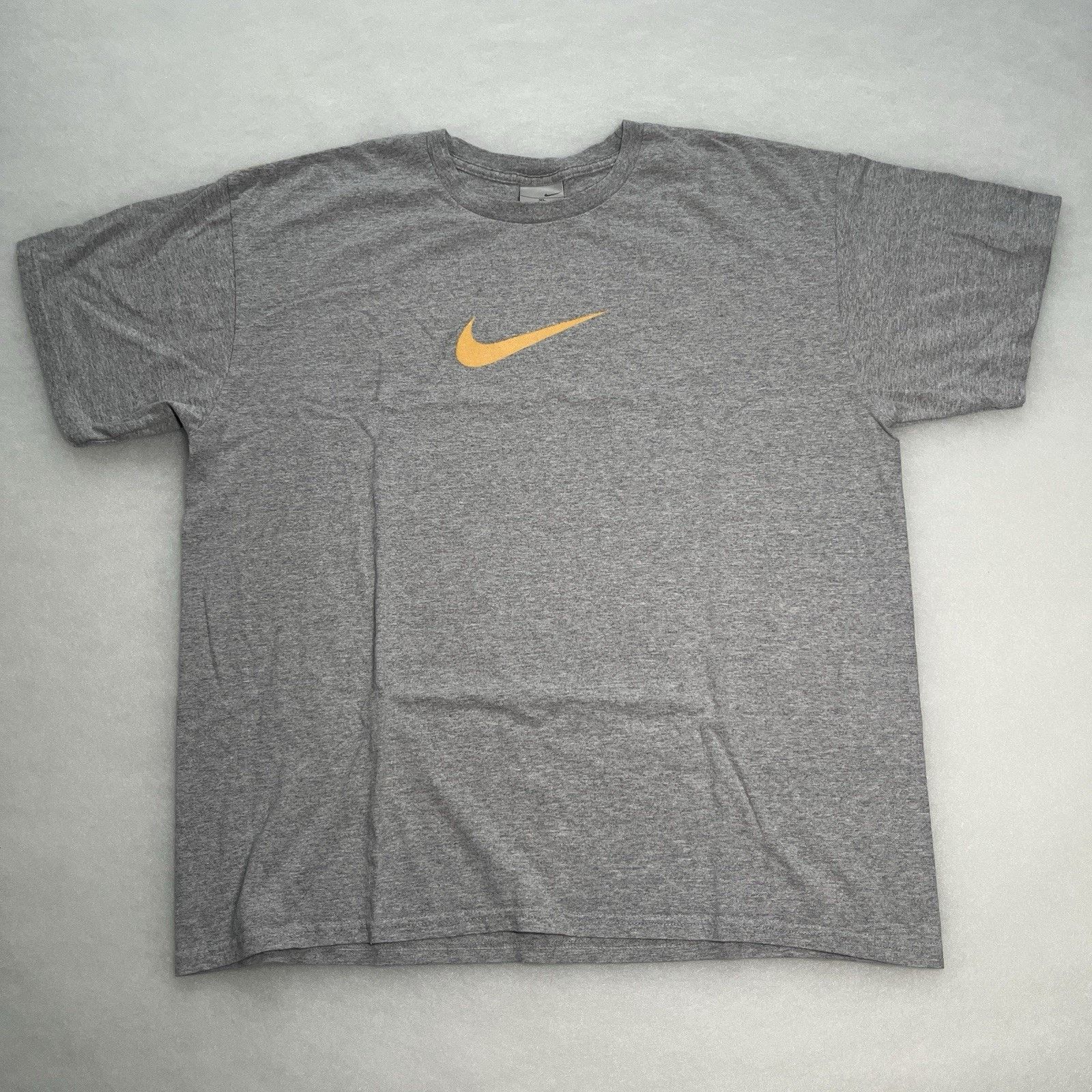 Nike Y2K Nike Center Swoosh Silver Tag Lose Fit Grey Xl T-shirt Size US XL / EU 56 / 4 - 1 Thumbnail