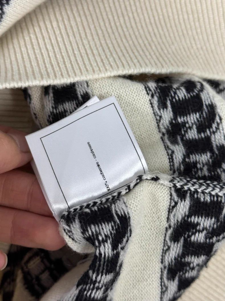 Chanel Chanel Black and white striped cashmere vest Size XS / US 0-2 / IT 36-38 - 7 Thumbnail