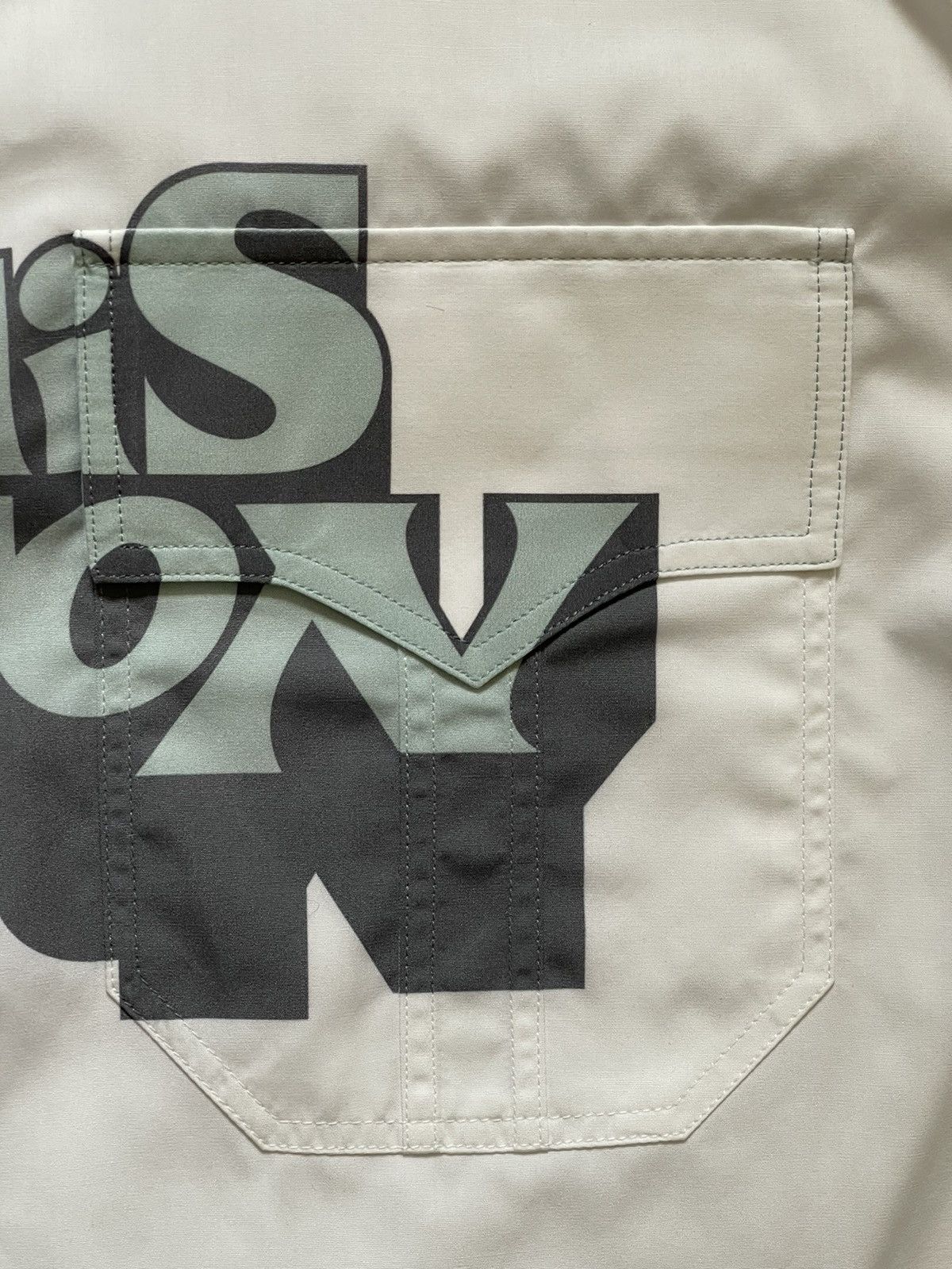 Louis Vuitton Louis Vuitton Graphic Collared Short Sleeved Shirt Sz. M Size US M / EU 48-50 / 2 - 5 Thumbnail