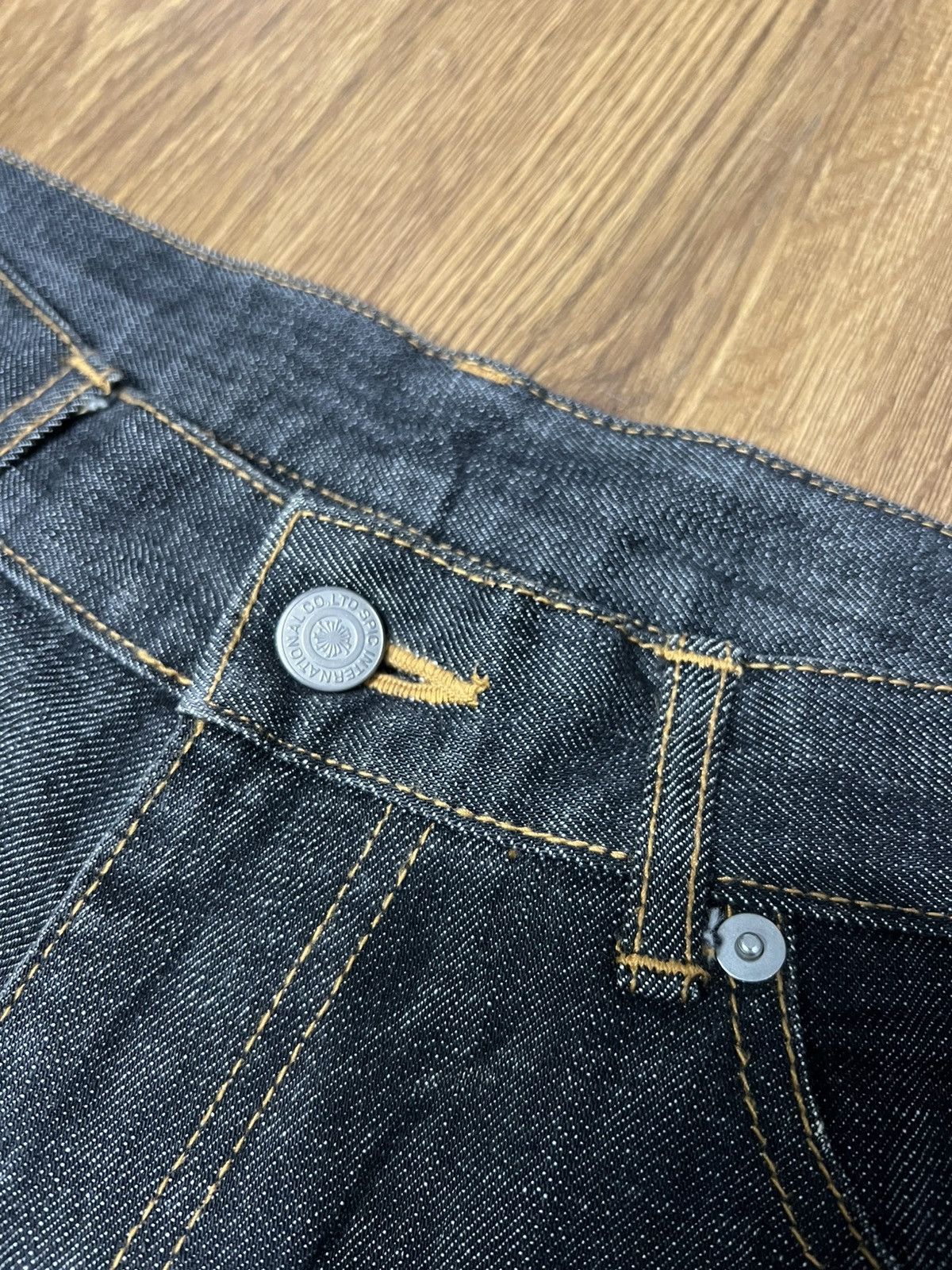 If Six Was Nine × Le Grande Bleu (L.G.B.) × Tornado Mart Tornado Mart Mudwash Whiskered Flared Jeans Size US 30 / EU 46 - 5 Thumbnail